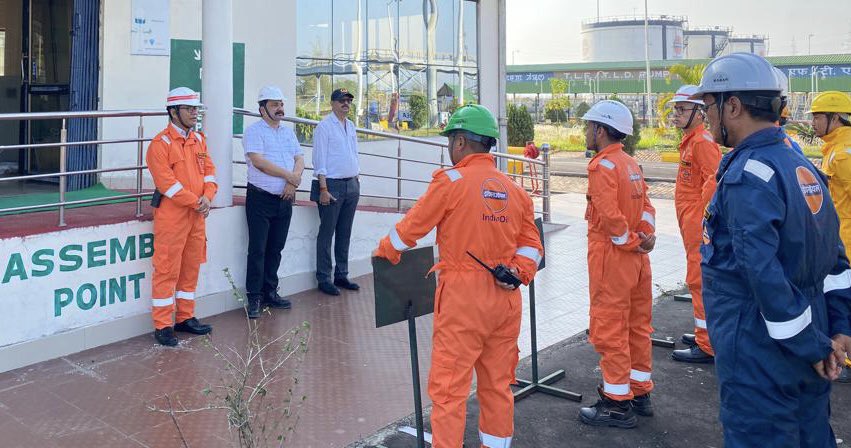 IOCLManipur's tweet photo. Mock Drill at Imphal Depot in presence of DGM (Ops), IOAOD SO Sh D K Pathak https://t.co/knzEI4liFf
