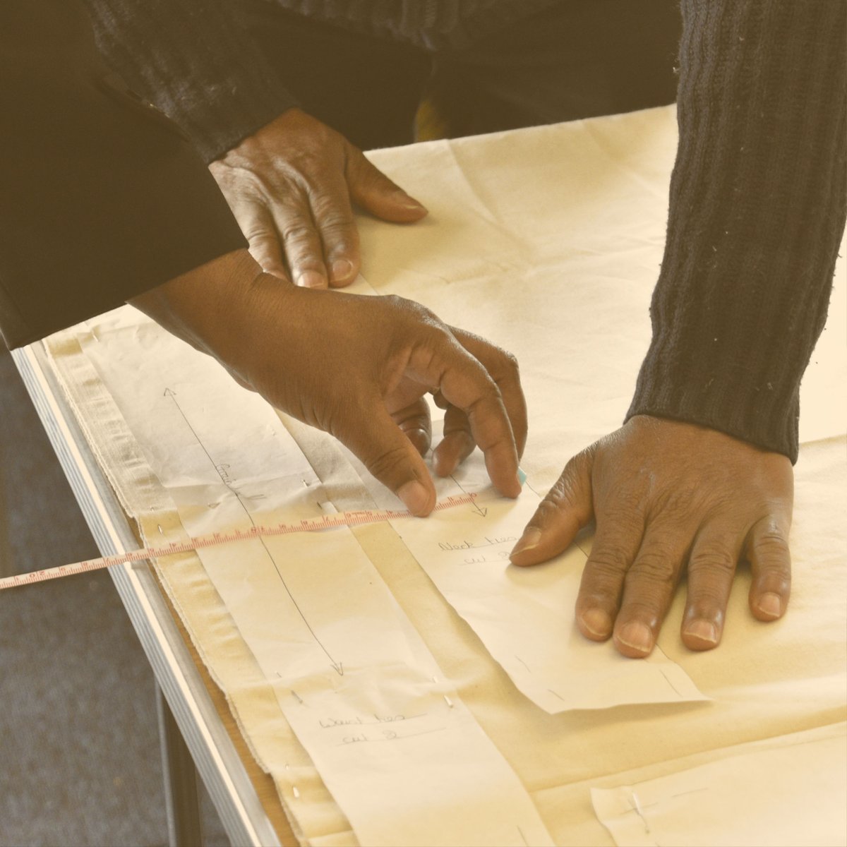 Yesterday we held our first 'Introduction to Sewing' class (1/6)🧵

Students will be making an apron as their first project, and they have already learned the basics of patterns, materials and sewing machines! We can't wait to see the finished products!
#communitywork #rdguk