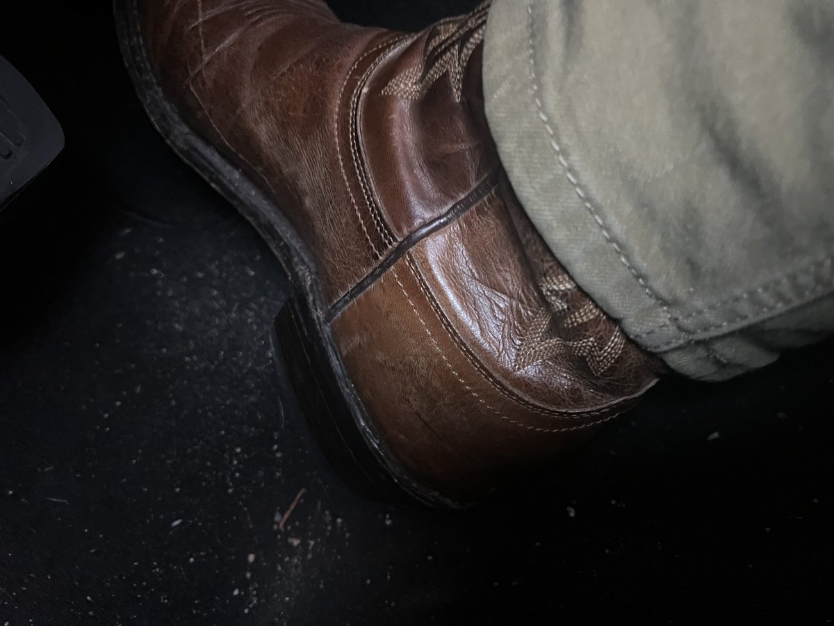 PedalFanYt's tweet photo. After all this crazy rain, I’m back in my cowboy boots and let me tell you, it’s great to be back and booted! 🤠🚘👢 #CowboyBoots #DrivingInBoots #WesternStyle #Yeehaw #RodeoReady #BootLife #BootScootinBoogie #pedal #GiddyUp #RoadTrip #CountryLiving #DrivingAdventures https://t.co/OMkjdhUjZO