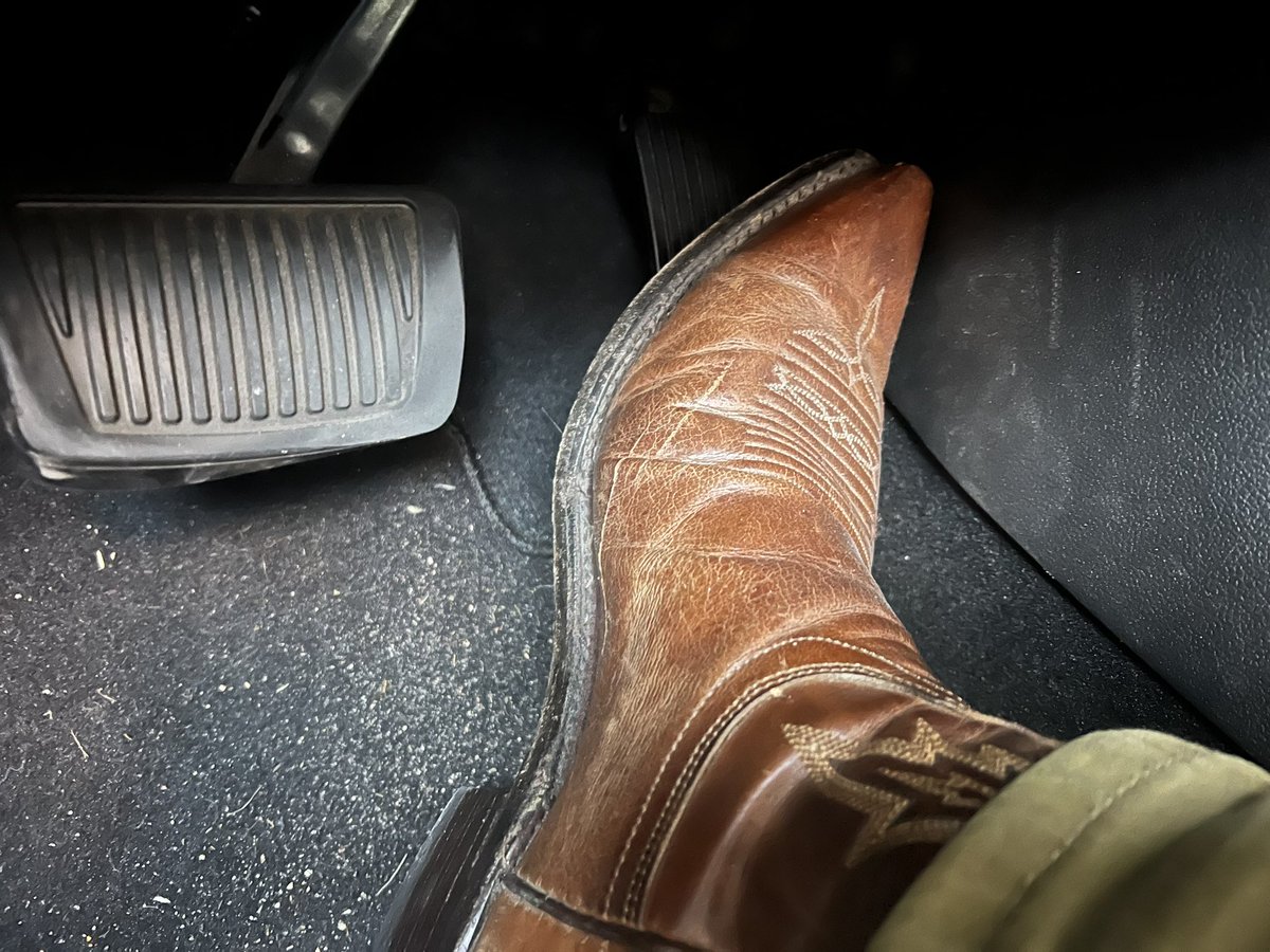 PedalFanYt's tweet photo. After all this crazy rain, I’m back in my cowboy boots and let me tell you, it’s great to be back and booted! 🤠🚘👢 #CowboyBoots #DrivingInBoots #WesternStyle #Yeehaw #RodeoReady #BootLife #BootScootinBoogie #pedal #GiddyUp #RoadTrip #CountryLiving #DrivingAdventures https://t.co/OMkjdhUjZO