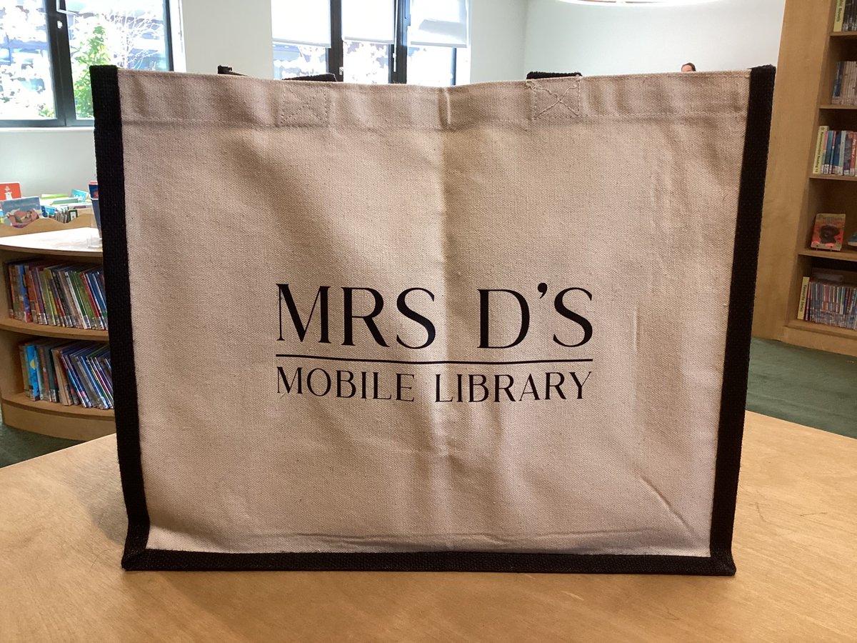 bromleyLibrary's tweet photo. What every school librarian needs: their own personal “mobile library” ❤️ Thank you @TinctureOfMuse #lovereading https://t.co/MVjykJcxq2