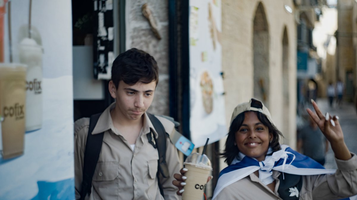 refdag's tweet photo. 75 jaar geleden werd de staat Israël opgericht. We reisden naar Israël om met mensen te spreken over de wonderen die nu in het land zichtbaar zijn. Kijk vrijdagavond 21 april om 20.00 uur op https://t.co/Wj7Vb86K8E
#RDdocumentaire #minidocu #Israël
#verwachtingIsraël https://t.co/Bhd3EVv59s