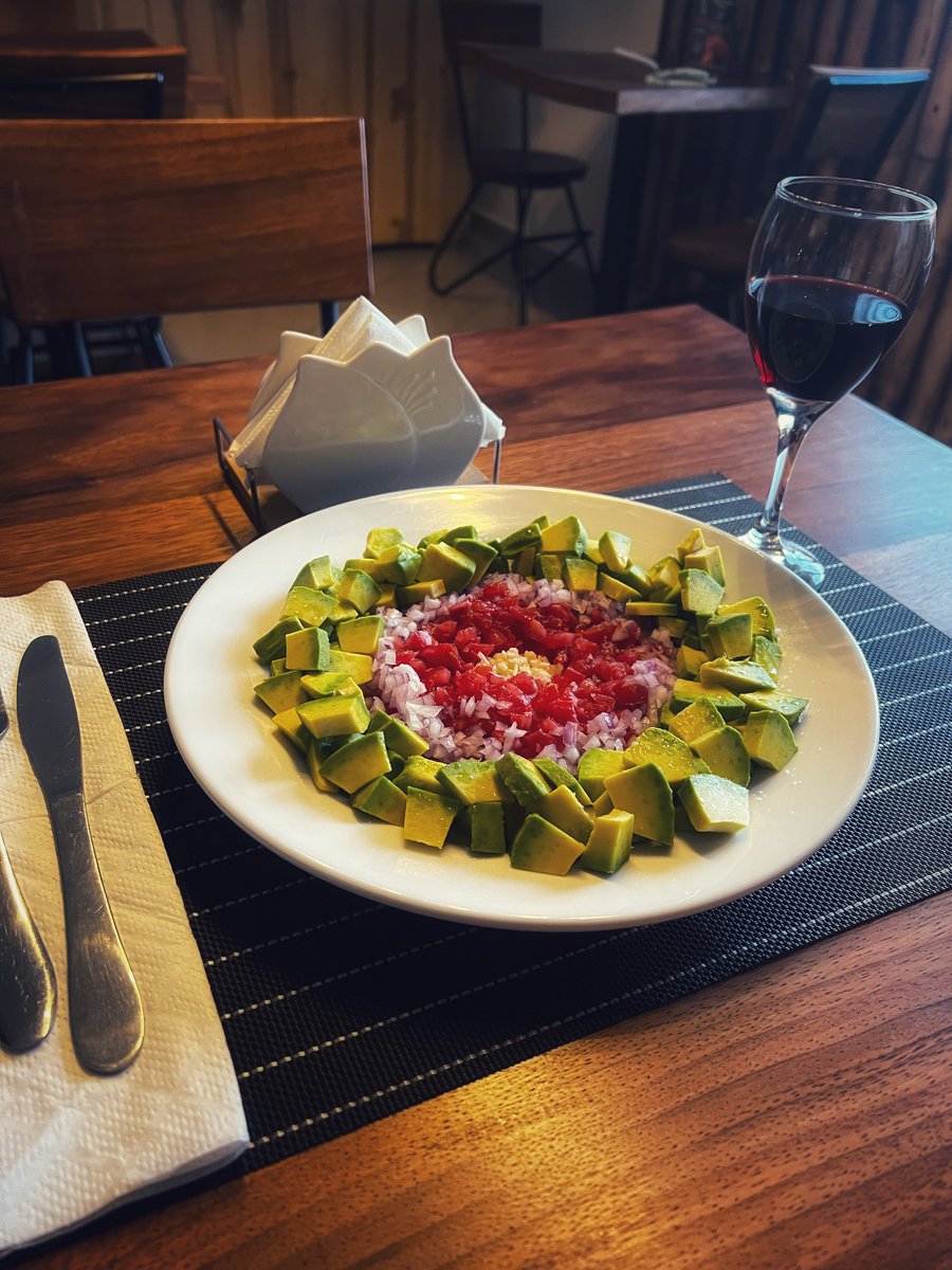 OmeraTable's tweet photo. Avocado 🥑 salsa "Light meal for dinner “.@OmeraTable 

Kanjokya Street, Plot 80, for more inquiries call or
WhatsApp: 0782801732
#healthylifestyle #healthyfood #supportlocal #localcusine https://t.co/I8SarLTpZA