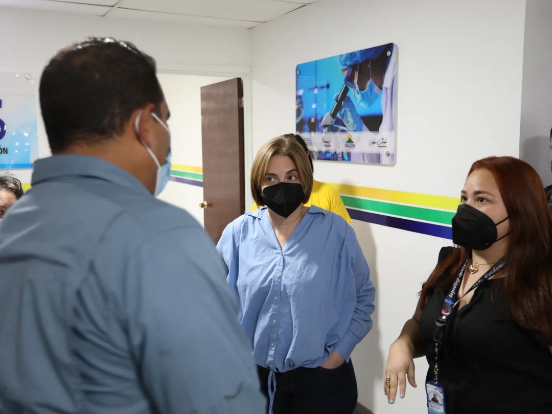 #EnFotos | vea el recorrido de @Gabrielasjr y @vclarkb por las instalaciones del Instituto Falconiano de Investigación Científica de la Salud (Ifics), un espacio con equipos especializados de vanguardia tecnológica, para la atención gratuita de todas y todos los venezolanos.