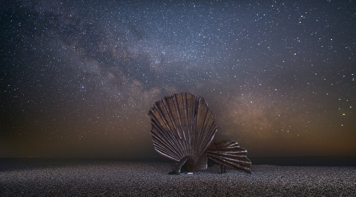 JonAllard5's tweet photo. Aldeburgh beach lastnight in Suffolk managed to get the milkyway under the clear night.
@ChrisPage90 @itvanglia @WeatherAisling @itvweather @bbcweather @BBCLookEast https://t.co/XlJiuYAYlf