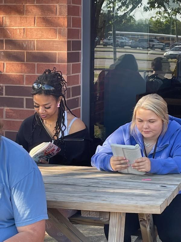 panther_phs's tweet photo. We have a great group of PHS students participating in the SC Read-In virtually!
#KidsWhoReadSucceed #SCReadIn2023 #SCASL #SCStateLibrary #PelionPride https://t.co/Ru4aq3XiDc