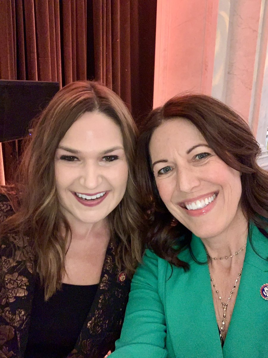 Happy birthday to one of the best, Cindy Axne!! Loved getting to spend a few days with her in DC! She deserves all the birthday wishes for best year ahead! 🎂 🥳