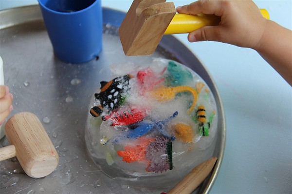 WECASJustine's tweet image. This month we will be sharing ideas for low cost activities to keep those kids busy!
FREEZE TOYS IN WATER AND THEN CHIP OUT!
#YQG #freezeem #kidfun #kidsactivities #cooldown