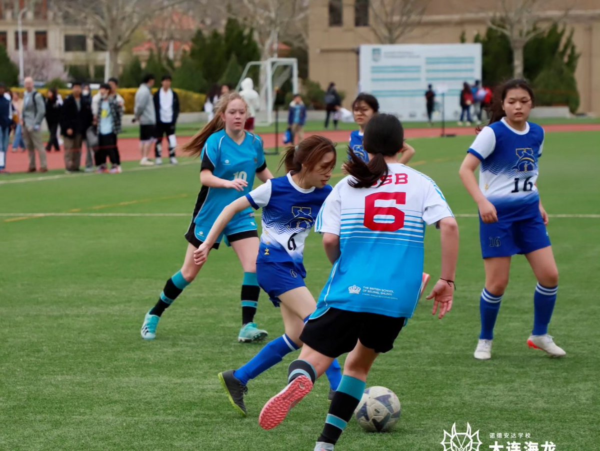 BSB_Shunyi's tweet image. Hooray! BSB Bears won 4 straight games today's ACAMIS Football Tournament in Dalian! 
Boys: BSB vs DAIS 7-0, BSB vs BIBA 10-0
Girls: BSB vs BIBA 4-2, BSB vs XIS 7-0
Stay tuned for updates tomorrow!

#BSBShunyi #NAEAchievers #ACAMIS #NordAngliaEducation