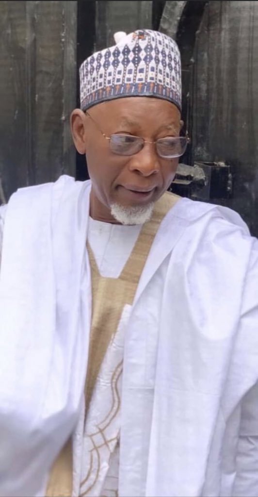 Mr Topnotch tweet media