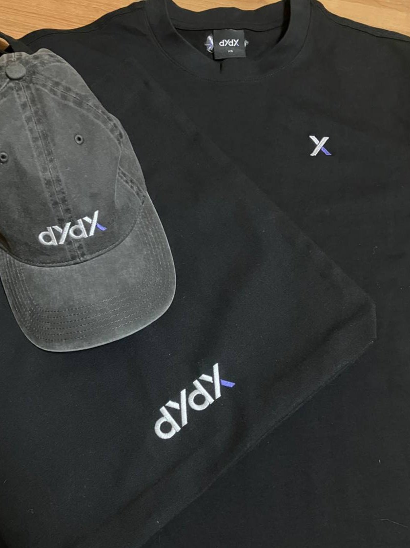 本日はdYdX AMAにご参加いただきありがとうございました！🎉

🔥抽選で６名様にdYdXオリジナルの
・キャップ
・Tシャツ（M/L）
・トートバッグ
をプレゼント！🔥

🎁応募
RT+ Follow <a href="/dYdXJapan/">dYdX Japan Community 🇯🇵</a> <a href="/CryptoHiroba/">Crypto Hiroba</a> 

期限
4月27日

※匿名配送を利用しますのでお互いに個人情報を相手に知らせません