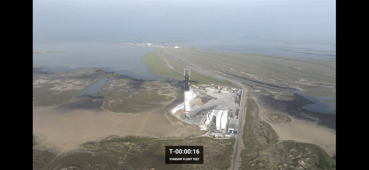 やっぱりワクワクしかない。この道を通ってBocaChicaに見に行ったあの日が忘れられない。