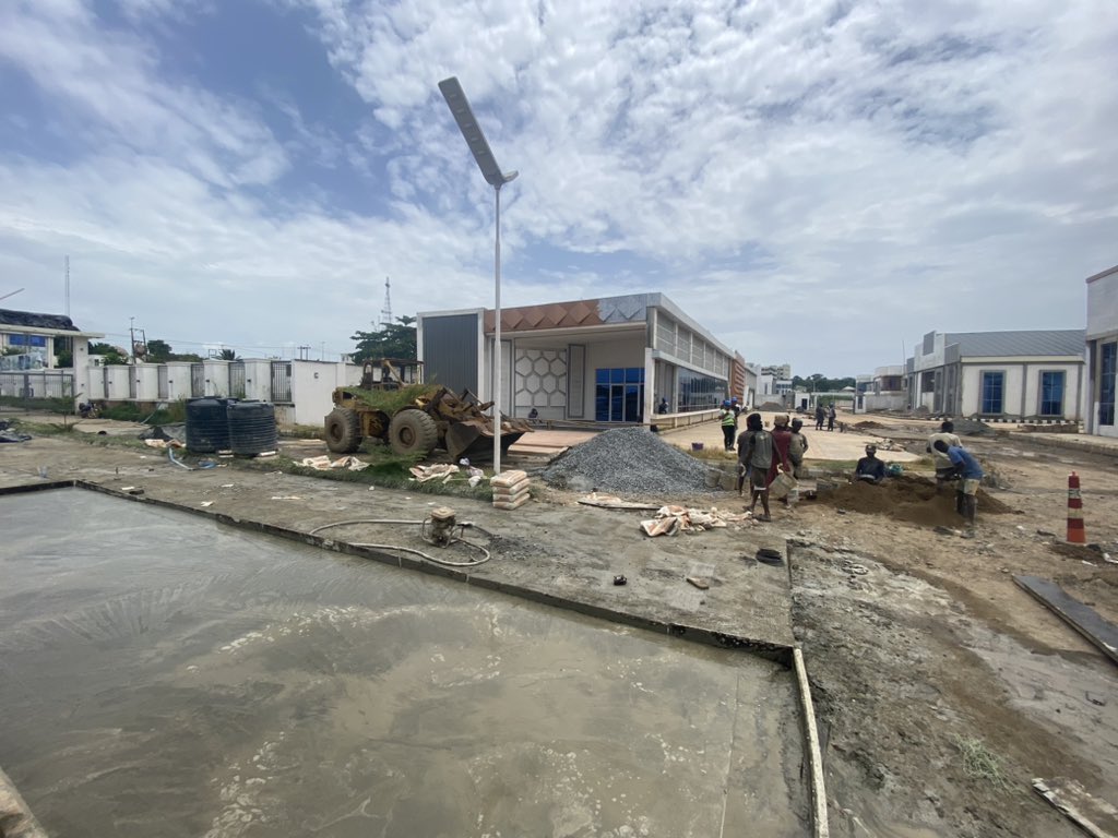 GDTCng's tweet photo. An Ongoing construction process in the OJAJA park phase one🏚️🚜🏗️

The luxurious future in Akure is nearer than ever 🙅🏾‍♂️☀️

Contact us now to make a purchase with 50% initial deposit option today via Call/WhatsApp:
☎️+234-916-203-4330

#Gdtcng #Ojajapark #realestate #akure #luxury https://t.co/nOpVOM6fRc