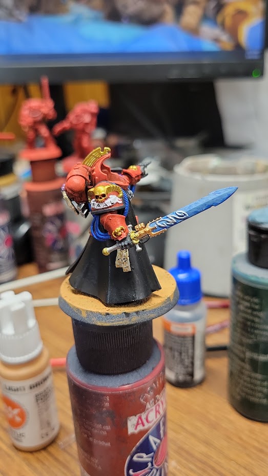 AlmostMeek's tweet photo. Painting up some warhammer 40k, Just need to figure out which head to use. leaning towards the face and saving the helmet for something else.

Used inks over Zenithal

#paintedminis #miniaturepainting #painting #warhammer40000 #wh40k #warhammer40k  #paintedminiature #warongrey https://t.co/ooOh2Uhij9