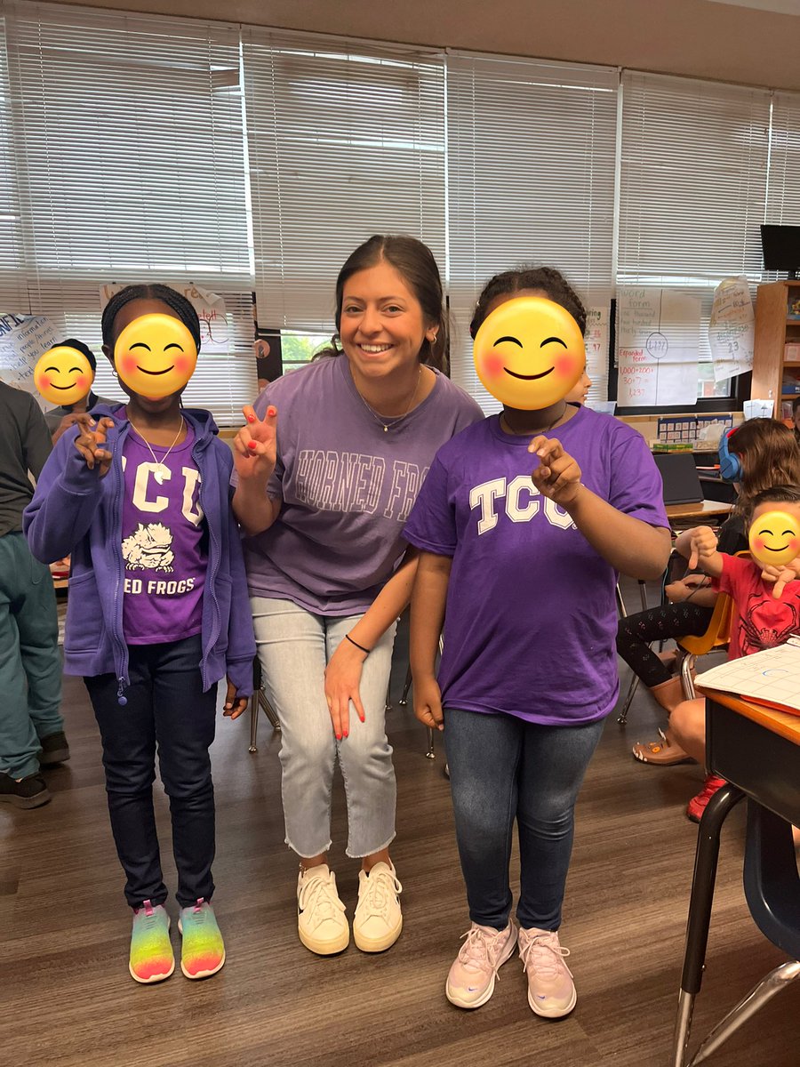 cantusclass's tweet photo. 🐸💜 LOVE college tshirt days! 

If you look close enough you can find our Georgia fan in the red 🥲

#collegeandcareerweek #risd #mstmagnet @MSTMAGNET https://t.co/TB9JdLSung