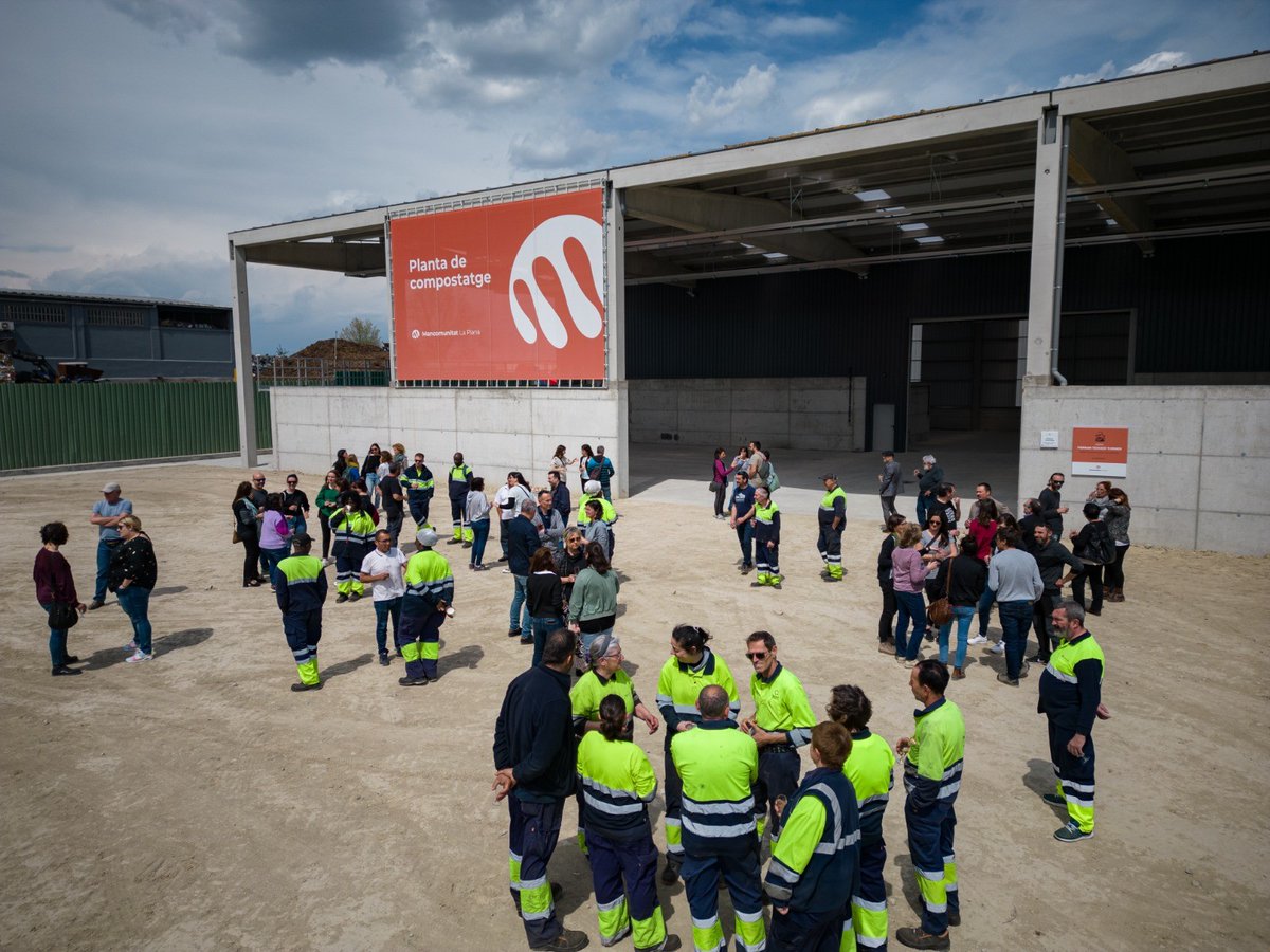 ✅ La #Mancomunitat anomena un nou espai 𝙞𝙣 𝙢𝙚𝙢𝙤𝙧𝙞𝙖𝙢 amb el nom del president Ferran Teixidó Turner.

⚫️ El reconeixement és fruit d’una voluntat unànime de l’assemblea general recollida a la sessió del 17 de novembre de l’any passat.

➕ info 👉 bit.ly/3GWqn5e