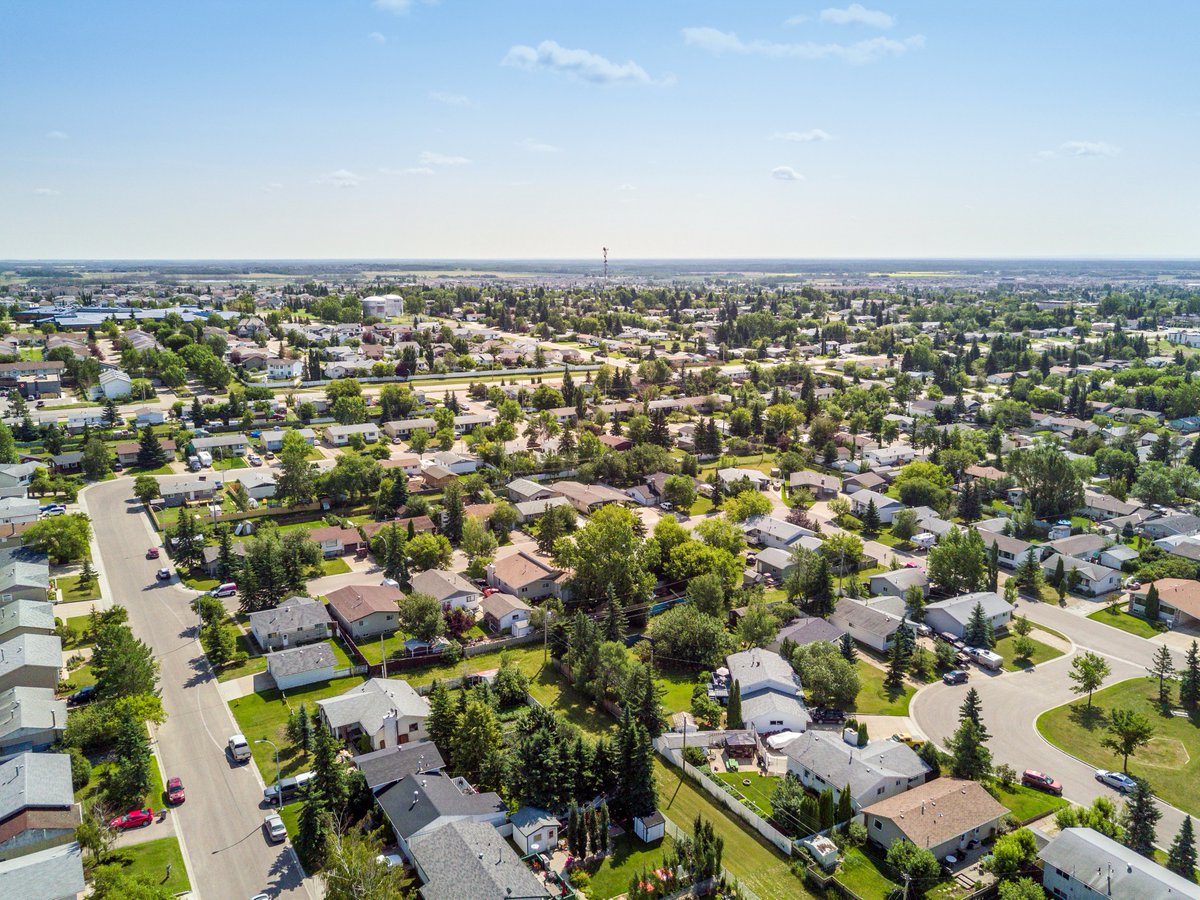FCM_online's tweet photo. Despite steady population growth, @citysprucegrove has reduced local #GHG emissions by more than 20%. Learn more about the town’s #climate plan: https://t.co/VsOTM5jAHH #CDNmun https://t.co/7Ber7ni7Xa
