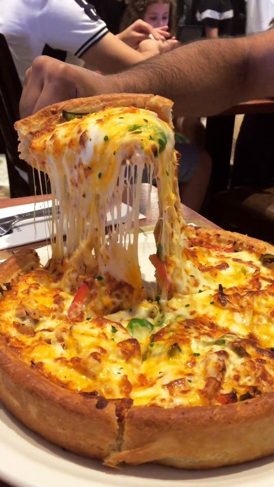 FoodSheikhers's tweet photo. #Throwback to one of the BEST CHEESE PULLS we ever witnessed!

Hungry anyone?

@unopizzeriaandgrill

#cheesepull #cheeselover #unopizza #unopizzadoha #pizzalover https://t.co/wBS3tjtSxo