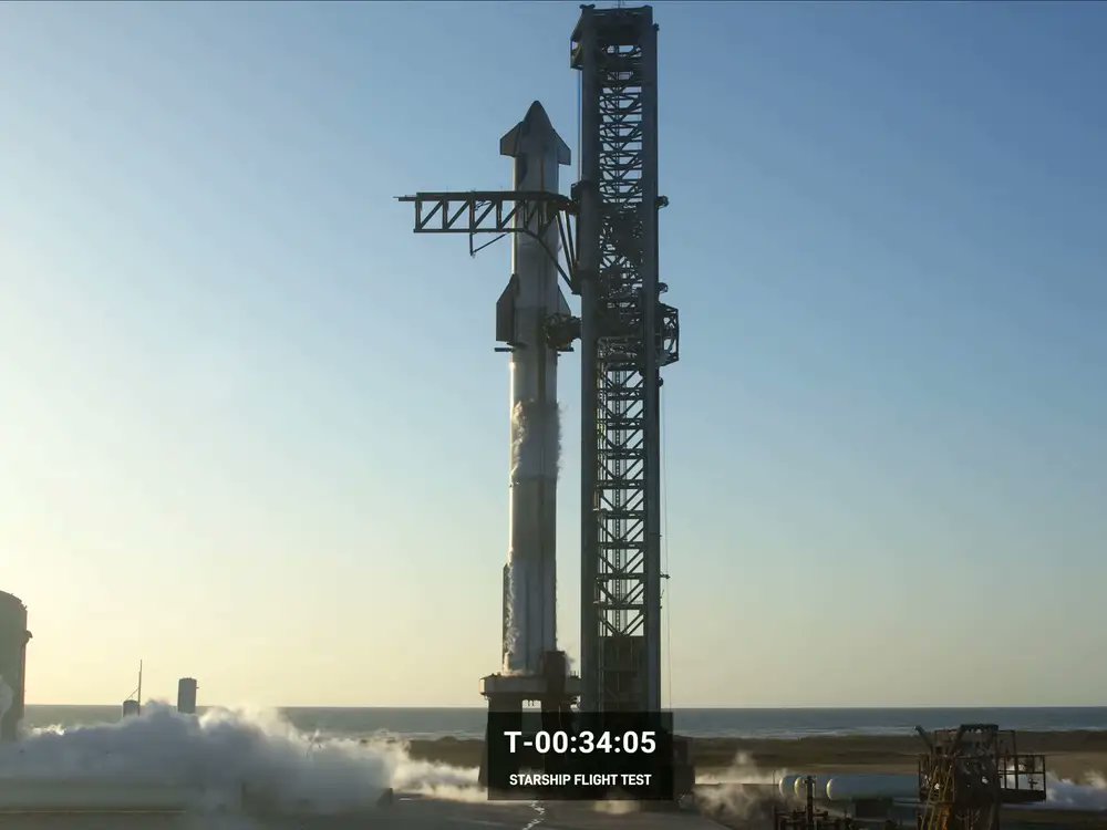 blginnovazione's tweet photo. 木曜日の朝、Starbase から打ち上げられた SpaceX の高さ 394 フィートのロケットは、発射台から離陸しました。SpaceX プログラムの大成功 https://t.co/cIBB15inWG #SpaceX #spacexlaunch #ElonMusk #nasaspaceflight #NASA #elonalien https://t.co/HfMxHUS25s