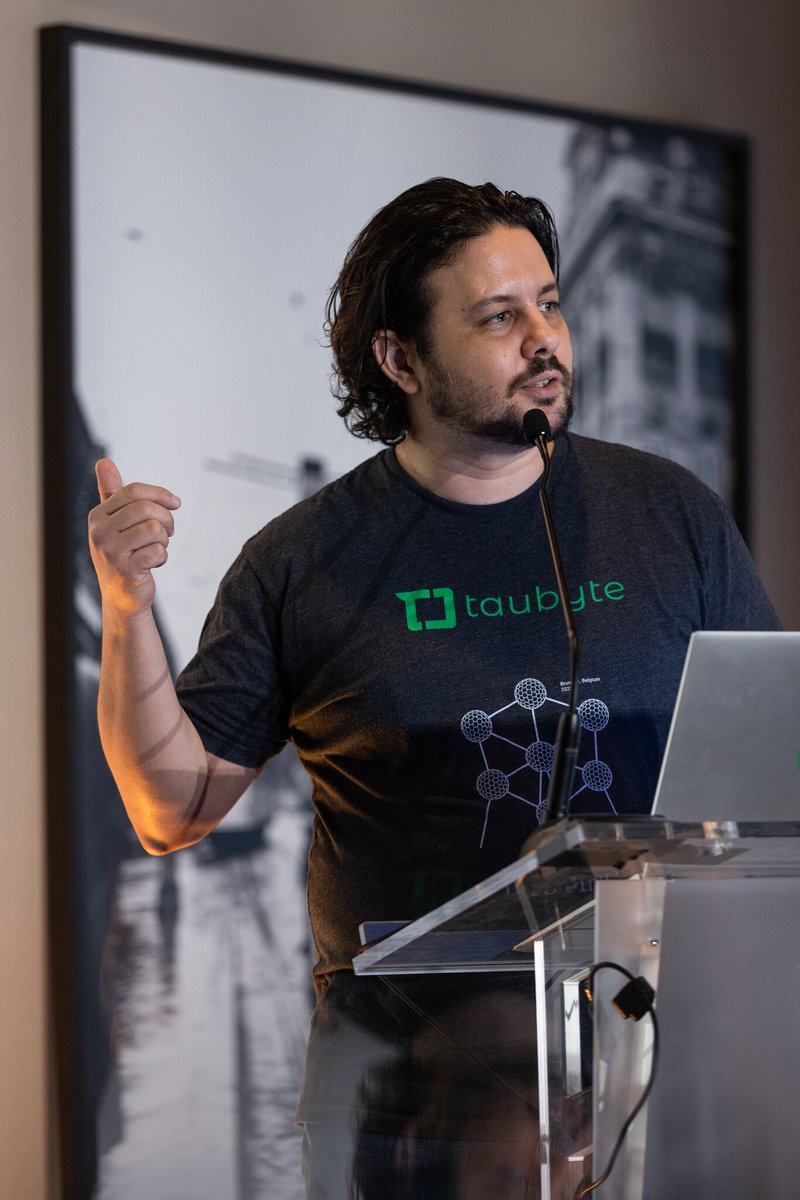 samyfodil's tweet photo. #IPFSThing was a amazing! Enjoyed sharing thoughts about Decentralized Cloud Computing but also showcasing what we have built @dtaubyte
#web3 #IPFS @fvmdev @protocollabs #CloudComputing https://t.co/cC6Gx1sUrQ