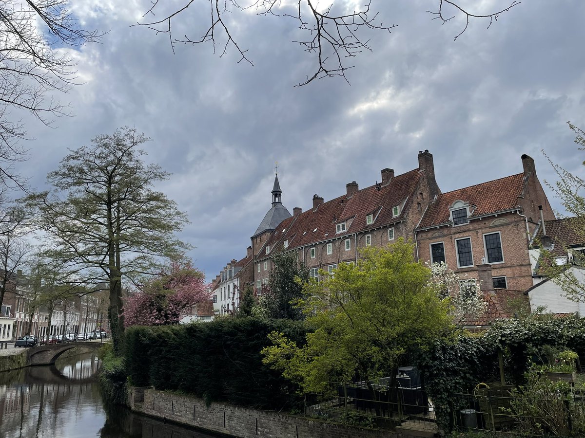 voshans's tweet photo. #Amersfoort, 20 april 2023…
#Muurhuizen #Dieventoren https://t.co/HDWLMnWXqY