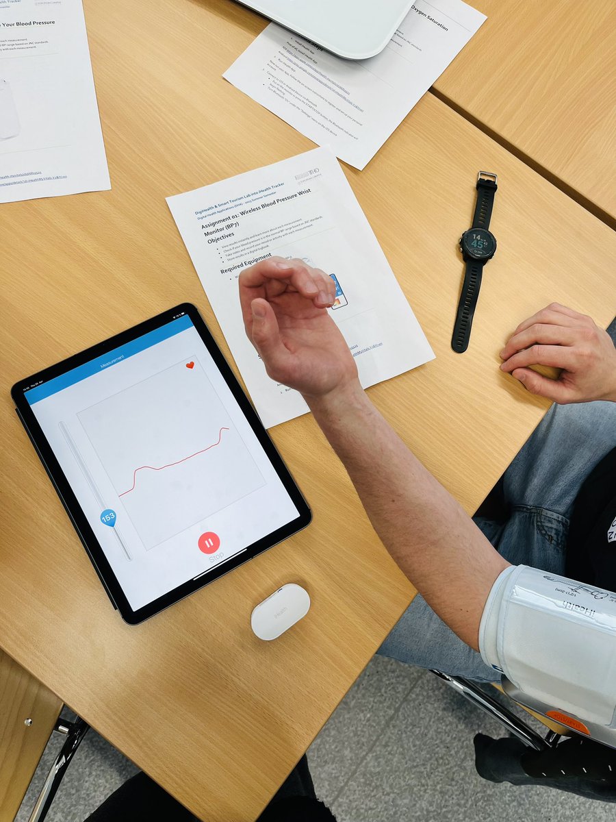 becomingnisha's tweet photo. Play time with sensors today.
#HealthInformatics #MScDigitalHealth https://t.co/1E354p3FF8