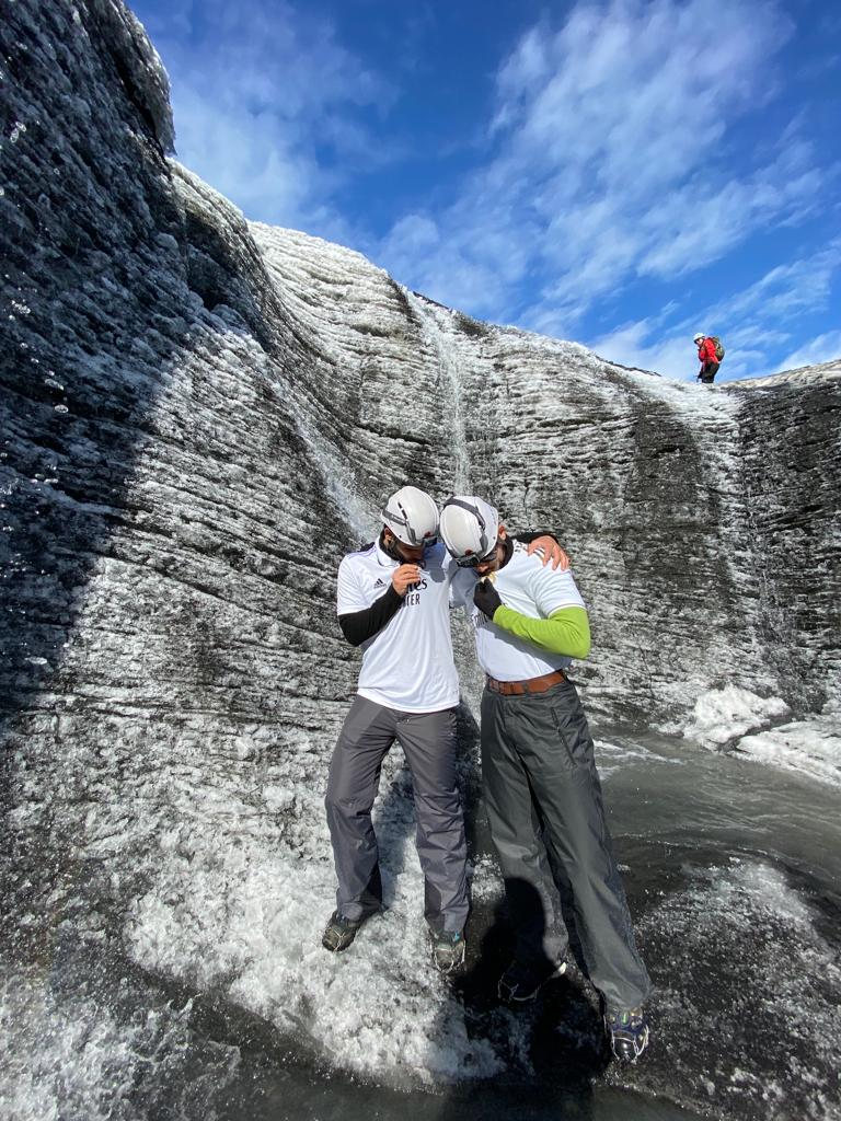 MarioNavarroMe2's tweet photo. Madridismo en estado puro en los Glaciares de Islandia 🇮🇸 @realmadrid https://t.co/rpVXscQlJ7