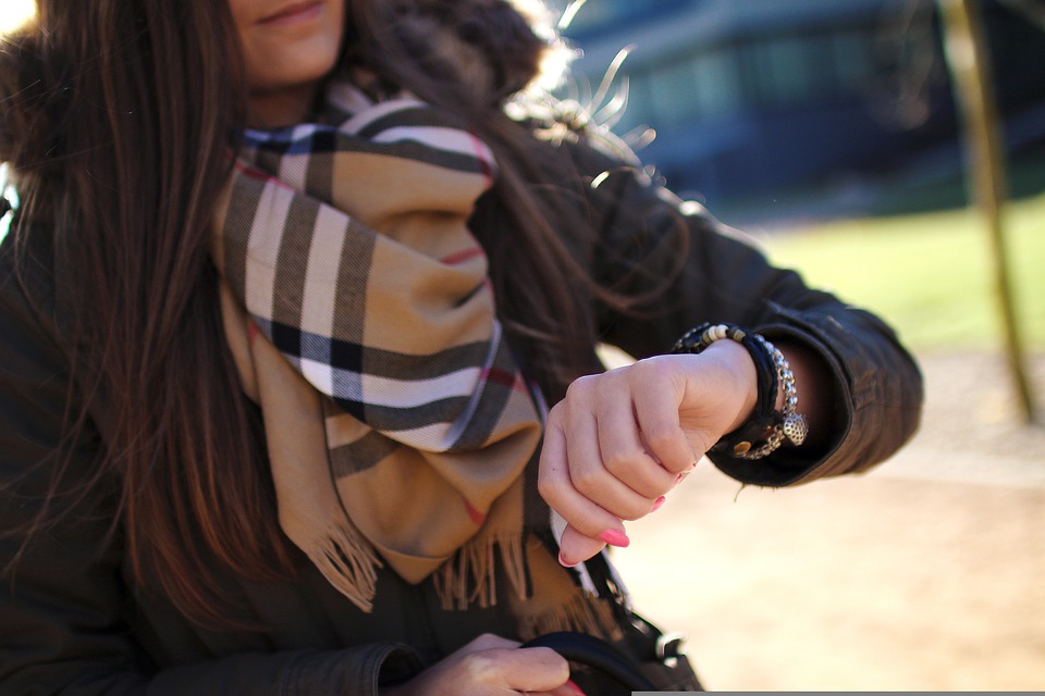 OutletsUK's tweet photo. Cheshire Oaks is one of the biggest designer outlets in the UK; stores include Burberry, Armani and Boss - details at https://t.co/MCEhxKVMvZ #designersales #designerclothes #cheshireoaks https://t.co/B1WSDdSYsv