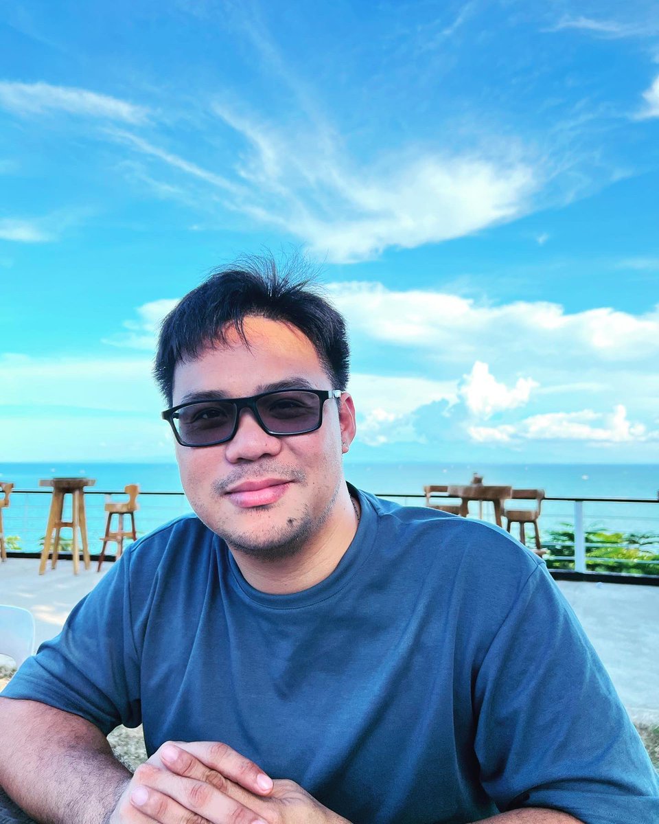 MountMayen's tweet photo. Blue is just a color. https://t.co/RuXKd01gES