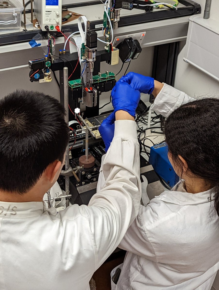 mmd_aalto's tweet photo. From our group's #research visit to the Cavendish Laboratory at @Cambridge_Uni last November 🧑🔬⚗️🧪 #LCEs #LiquidCrystalElastomers #mmd #mmd_aalto #aaltouniversity #mmd_collaborations #multifunctionalmaterials @DeptofPhysics https://t.co/8Ua5ki1Flj