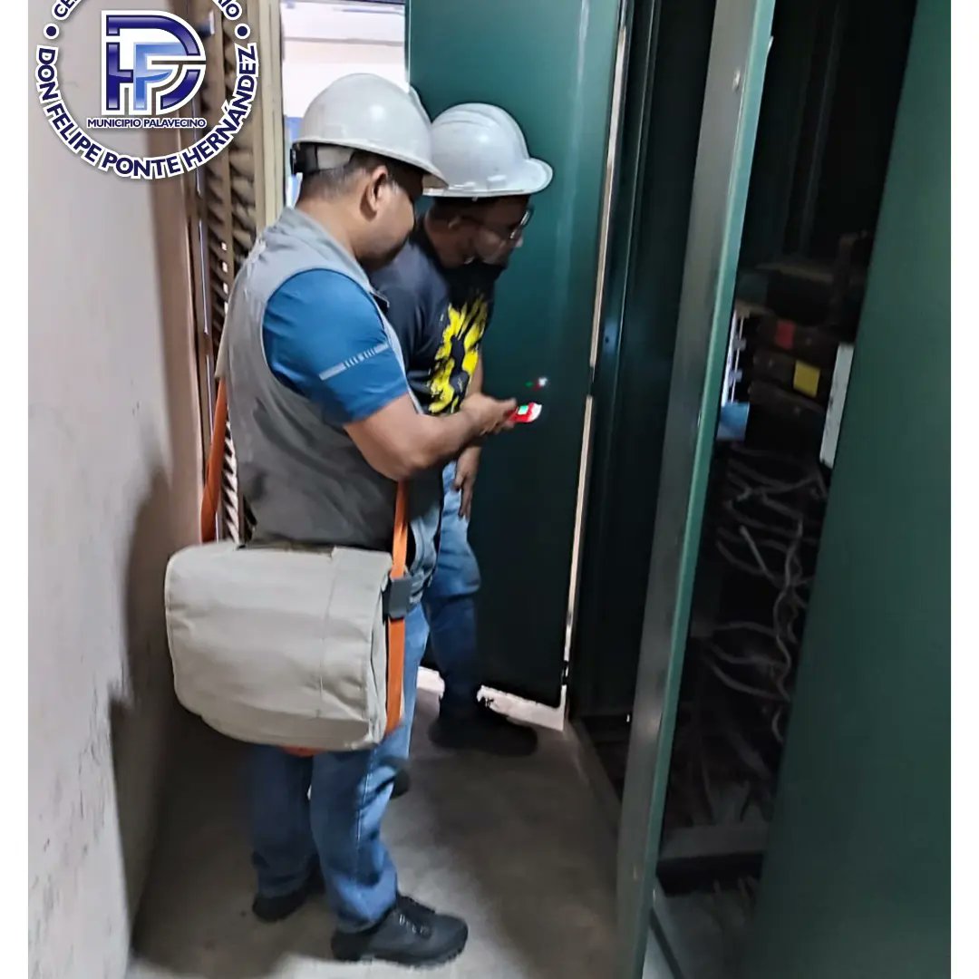 ambulatoriodfph's tweet photo. #20Abr | Inspección realizada a los interruptores, Breckeras principales y acometidas para evaluar mejoras  y poner en funcionamiento óptimo  el sistema eléctrico de las instalaciones del @ambulatoriodfpcabudare

#JuntosPorCadaLatido #PalavecinoSeRenueva #PalavecinoSaludable https://t.co/rw7KQ9wmn1