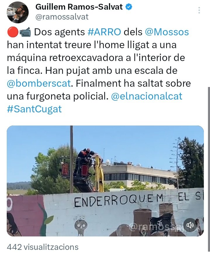 Avui s'ha produït el desallotjament de l'Horta Alliberada de Sant Cugat. Un activista s'ha lligat a una màquina retroexcavadora. Els @mossos han demanat la col·laboració dels @bomberscat. Denunciem l'ús de material de bombers per a finalitats policials i repressives. @interiorcat