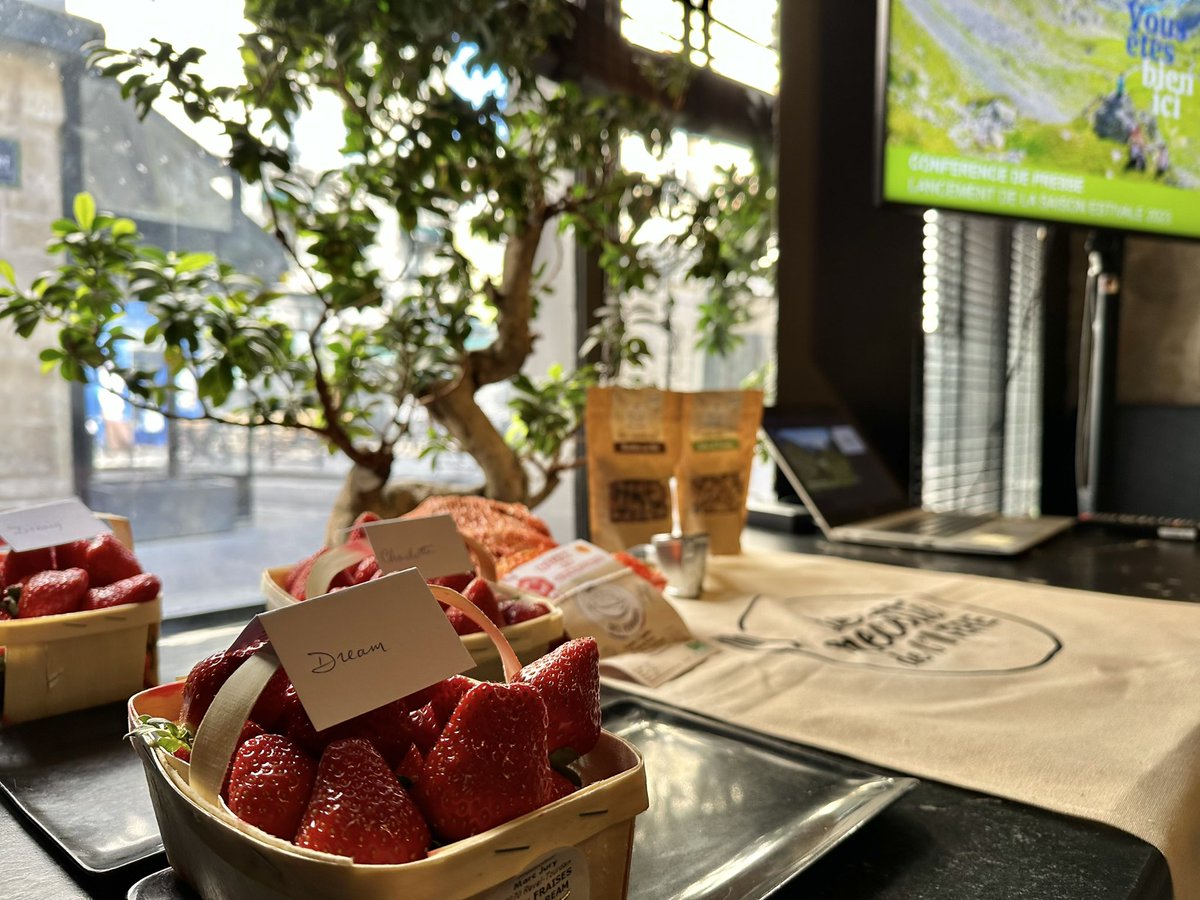 alpes_ishere's tweet image. Lancement de la saison estivale à Paris🌞
@CSuszylo et @nathalie_faure présentent à la presse nationale, les nouveautés en Isère cet été avec une attention toute particulière à la gastronomie. Coup de food assuré ! 😋
#isereattractivite #isere #alpesishere