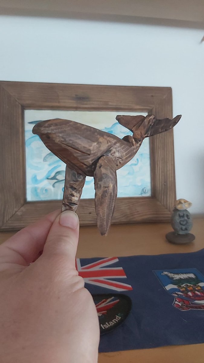 BAS_News's tweet image. And finally, Bosun&apos;s Mate Alan Howard took crafting to the next level by *whittling actual sculptures* 😲

Here&apos;s a whale&apos;s tail made to celebrate a colleague&apos;s special birthday while on the #SDAScience trials, as well as a whale for Alan&apos;s son.

Alan... we want one. Please?

5/5