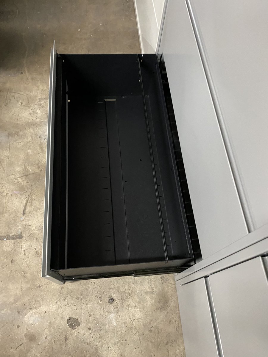 DFSIHOUSTON's tweet image. Steelcase 900 series 5 drawer lateral file cabinet, commercial grade, heavy duty, metal in gray finish, file hanging frames, fit letter or legal files, working lock with key, dimensions : 36” wide x 18” deep x 64.5” height  #steelcase #filecabinets #HoustonTX