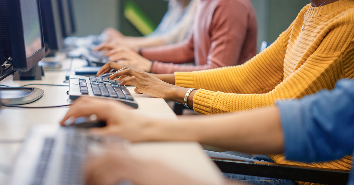 HRGrapevine's tweet image. In a significant study of businesses of all sizes and industries across the UK, Towergate Health &amp;amp; Protection has revealed the current state of play when it comes to hybrid working.

#workfromhome #HybridWorkSolutions #returntooffice 

okt.to/Ps2YaB