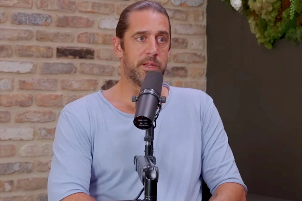 PolymarketBlitz's tweet photo. 𝗧𝗥𝗔𝗗𝗘 𝗥𝗨𝗠𝗢𝗥
#Packers QB Aaron Rodgers has told his agent its either #Jets or nothing. 

Things could change, but this is not good for Green Bay.

They can:

A) Trade Rodgers for whatever the Jets are willing to give and still pay him $40M.

B) Rodgers can retire and they still pay him $40M

C) Rodgers can be Jordan Love’s back-up and force Green Bay to pay $68M.
