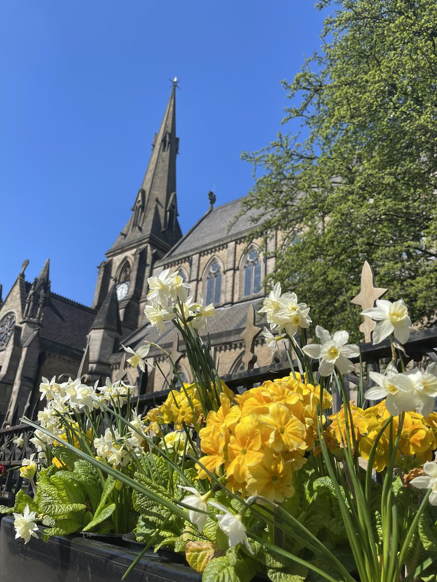 Discover Bury (@discoverbury) on Twitter photo Beautiful #Bury in the sunshine.. <a href="/BuryParish/">Bury Parish Church</a> 🌼 what a lovely view across from #Rawkies 🍪
#springtime #DiscoverBury Beautiful #Bury in the sunshine.. <a href="/BuryParish/">Bury Parish Church</a> 🌼 what a lovely view across from #Rawkies 🍪
#springtime #DiscoverBury