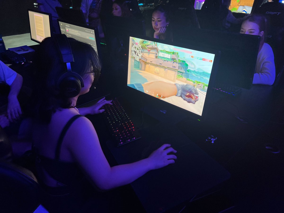 Day 3 of our program with our learners from @colegceredigion  and @colegcambria. We're thrilled to have visited <a href="/TemploEsports/">EL TEMPLO ⛩️</a> centre! We're off to a great start and can't wait for upcoming guest speakers! #futureentrepreneurs #gaming #business #eSports #business