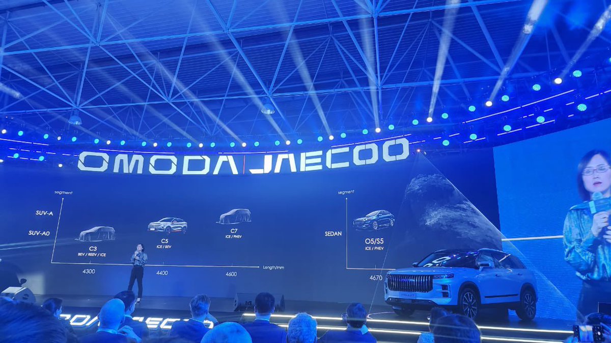 Autocosmos's tweet photo. Esta es la gama de @omodamexicooficial y Jaecoo en el corto plazo. Se adelanta una SUV por nombre J5 en Jaecoo. Así como dos SUVs la C3 y C7 para @omodamexico. Con estos modelos @ChireyMexico pretende obtener un 10% de market share a nivel global en el 2030. #omodaexperience https://t.co/Fq3SkOTJZT