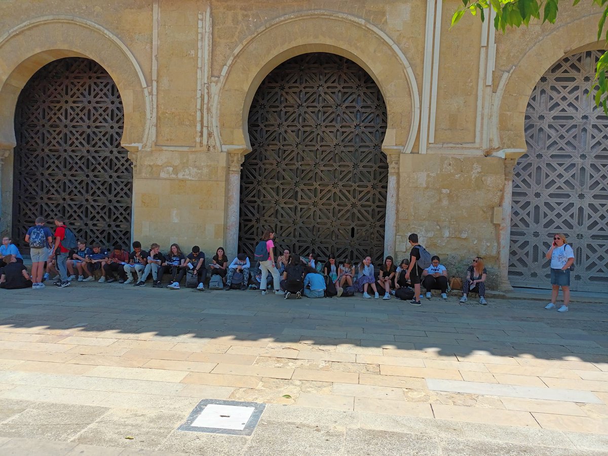 JDieuzaidePech's tweet photo. Los jardines de la Mezquita #pechgranada https://t.co/0q33yy66xz