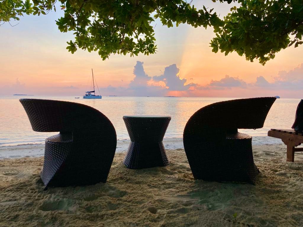 endherisunset's tweet photo. #eidmubarak !! Endheri Sunset Dhangethi #Island #Maldives #sunset #beach #hotel  #путешествовать #Мальдивы #Malediven #Maldivas #Maledivy #Maldive #モルディブ #Malediwy #Мальдив #몰디브 #馬爾代夫 #المالديف #Malediverna #Maldivorollari #vacation #fun #holiday #love #amazingplaces https://t.co/CWtXRU1urj