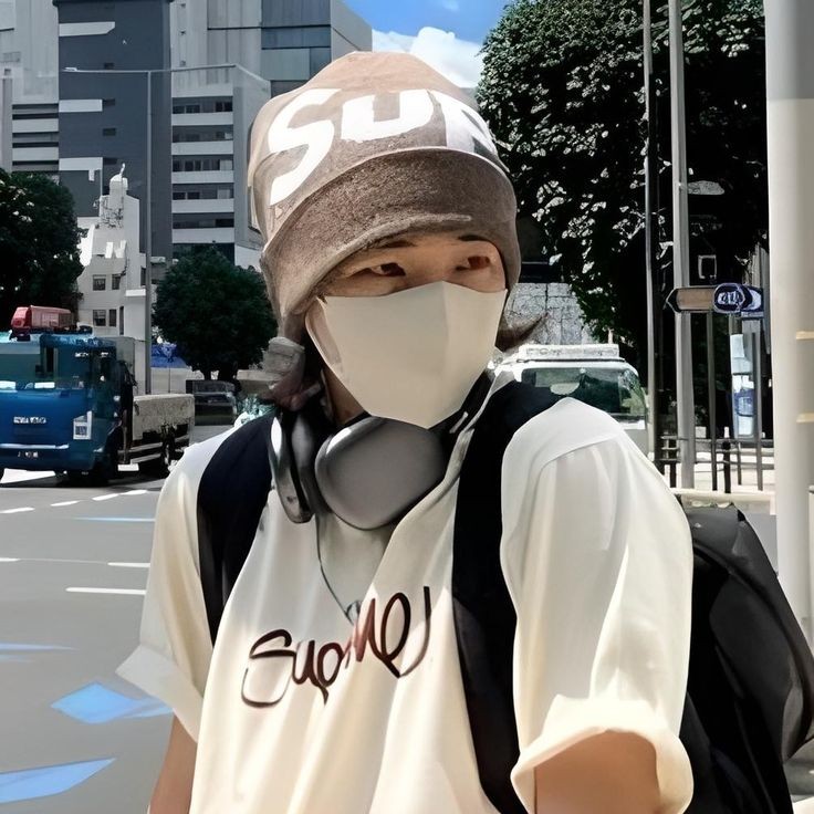 chaebadobeee's tweet photo. Stays porfavor difundan esto !!!!!, Hyunjin está recibiendo amenazas de muerte y comentarios ofensivos en bubble, lamentablemente hyunjin ya ha visto esos comentarios, porfavor hagan algo  #Jypedobetterforstraykids #HyunJin #StrayKids #JypeProtectHyunjin https://t.co/lue0lMfiZC