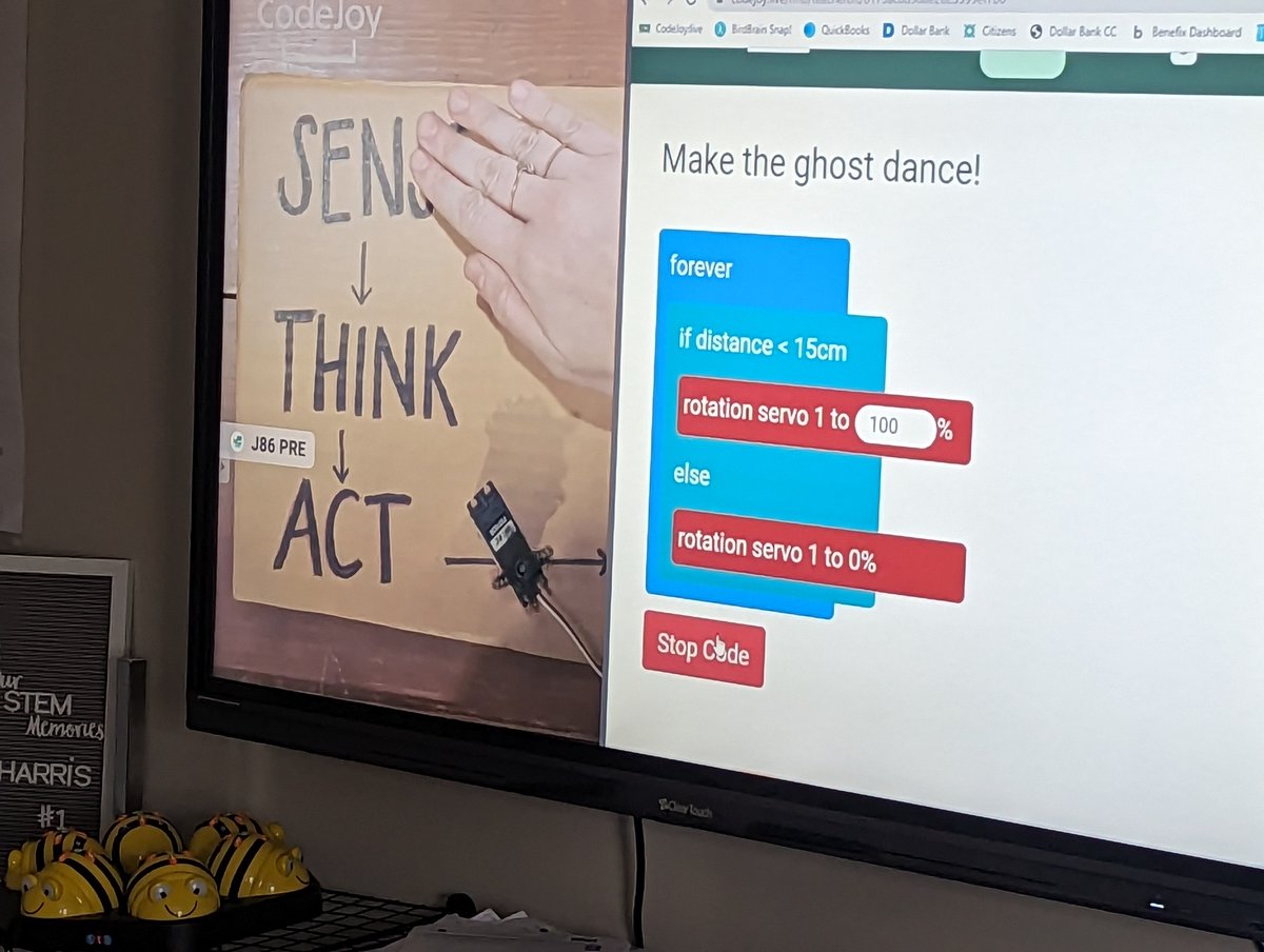 ShawnaHarris15's tweet photo. Our 2-4 students were part of a CodeJoy-Haunted House session.
During our live, virtual sessions, students learn to code motors, LEDs, and sensors. Then, their code controls the remote cardboard robots, live! Through the video system, we can engage a single classroom/whole school https://t.co/sdWfHKQ4oc