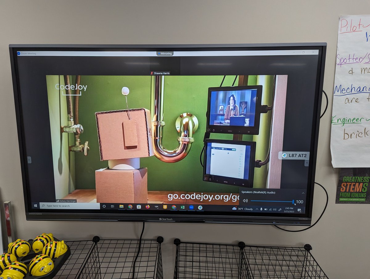 ShawnaHarris15's tweet photo. Our 2-4 students were part of a CodeJoy-Haunted House session.
During our live, virtual sessions, students learn to code motors, LEDs, and sensors. Then, their code controls the remote cardboard robots, live! Through the video system, we can engage a single classroom/whole school https://t.co/sdWfHKQ4oc