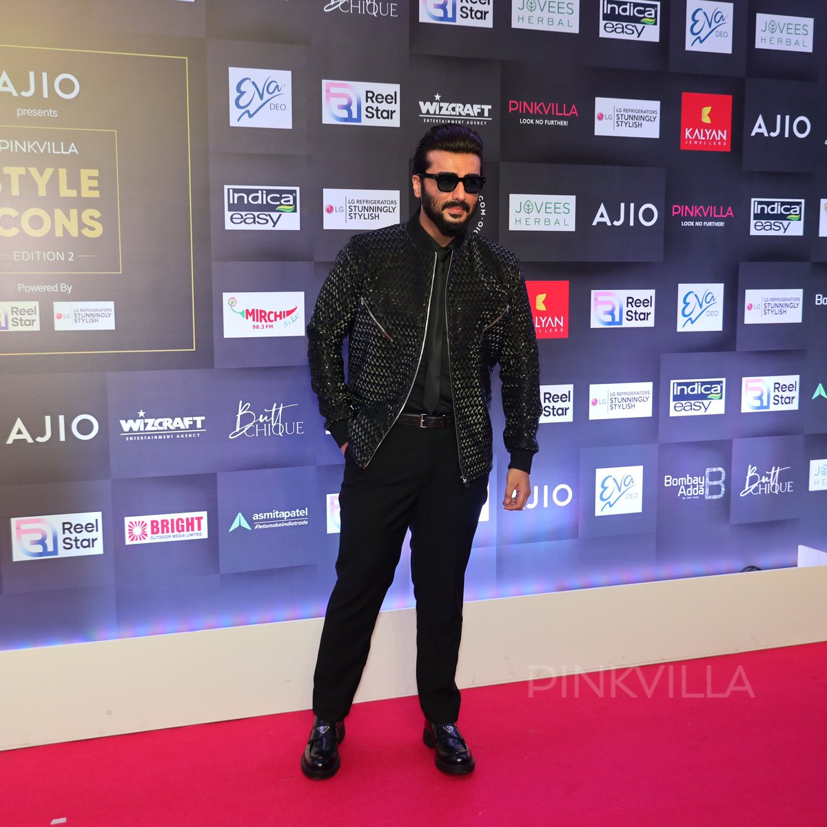 PinkvillaSouth's tweet photo. Arjun Kapoor looked handsome as ever at the Pinkvilla Style Icons 2!
@AJIOLife @LGIndia @reelstario
#Pinkvilla #PinkvillaStyleIcons2 #PinkvillaStyleIcons #PSI2 https://t.co/zFk5AhcCTa