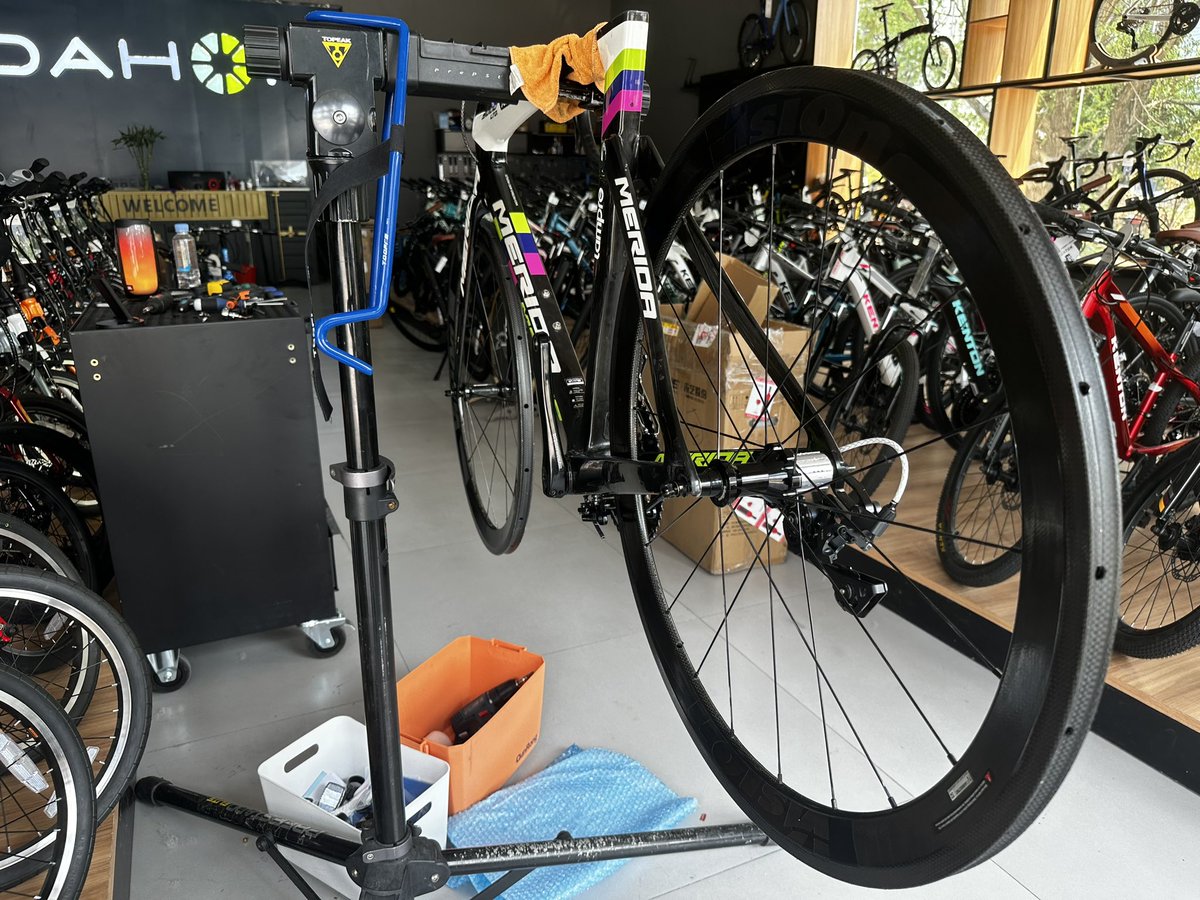 tCZEwiBEzdz67Du's tweet image. MERIDA REACTO 5000 Lampre 太爱了！#bicycle #reacto