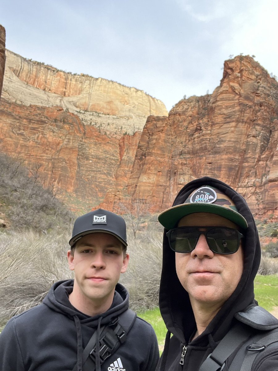 tim9house's tweet photo. A few shots from our trip to Zion 
@ZionNPS @9houseArt https://t.co/RS2nwyYn11