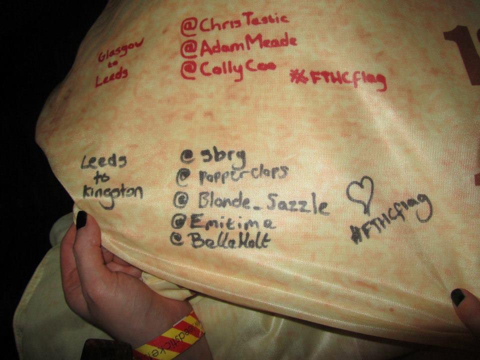 PopperClops's tweet photo. 10 years since flagnanigans with the @frankturner Tape Deck Heart tour flag! (The original tour flag?) How is it 10 years? @suzestruggle @Blonde_Sazzle @Emitime @BellaHolt @oxygenthiefYEAH https://t.co/G4ZTLGlv5b