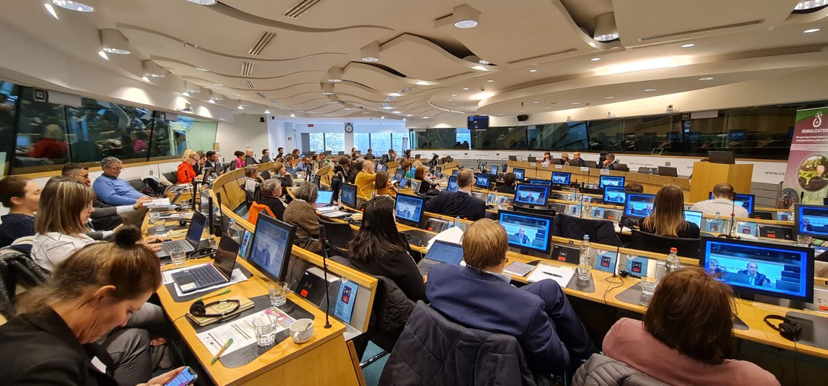 Ruralization_EU's tweet photo. 🗣️We are already enjoying the round table focus on the topic "From practice to policy: the #RURALIZATION legacy" 🙌

Follow the #streaming here! You can also send your questions to the speakers or general contributions 👇
https://t.co/KQz6V9vYJZ https://t.co/mfBIN9pZLG
